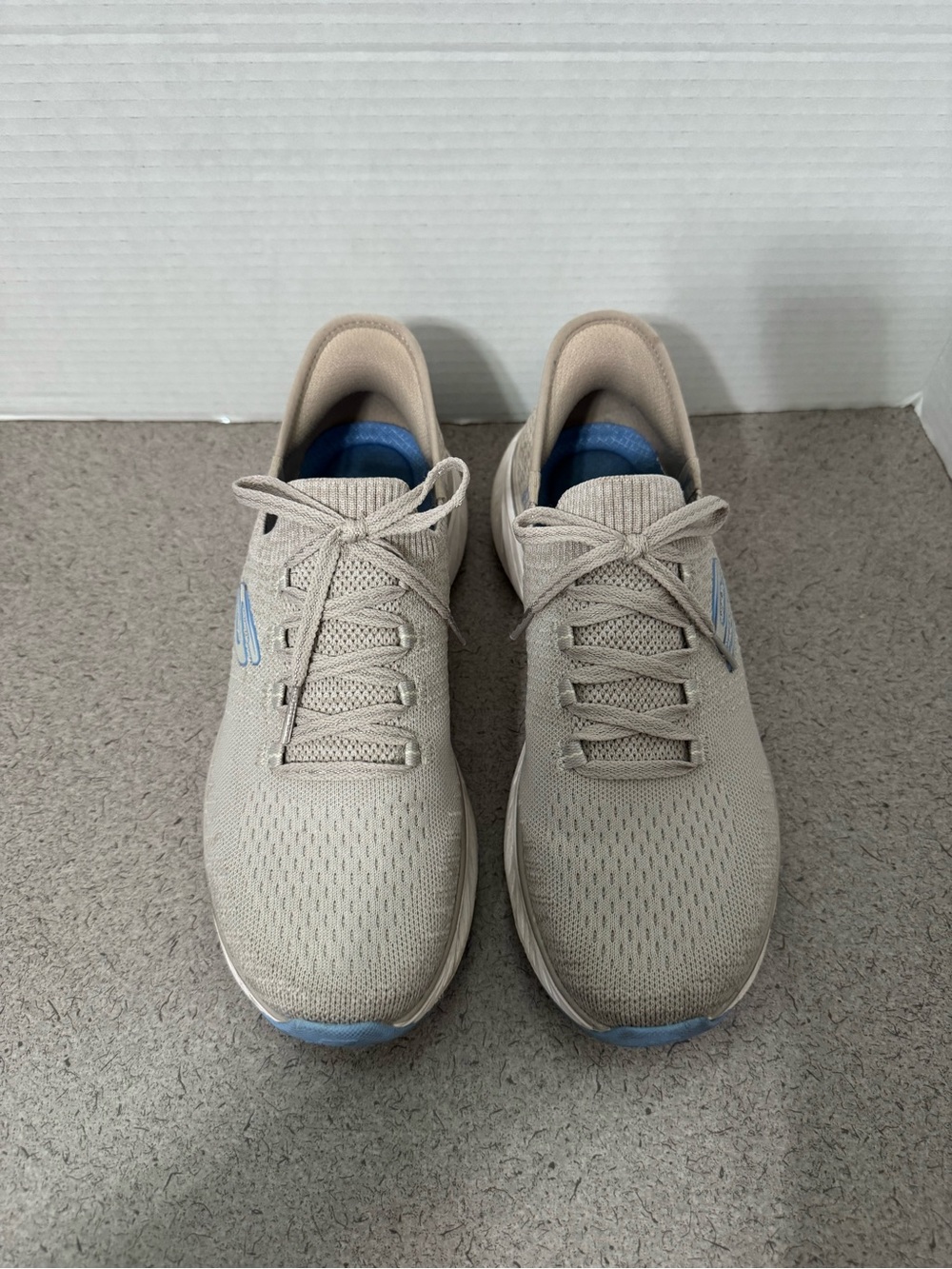 SKECHERS Edgeride Relaxed Fit Natural/Blue Slip-ins Sneaker Women’s size 8